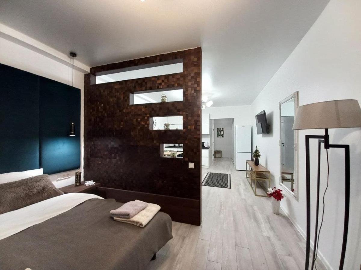 Apartment Sweet *